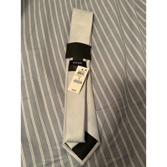 NWT Alfani Mens Andree Solid Pattern White 100 Necktie - Picture 2 of 2